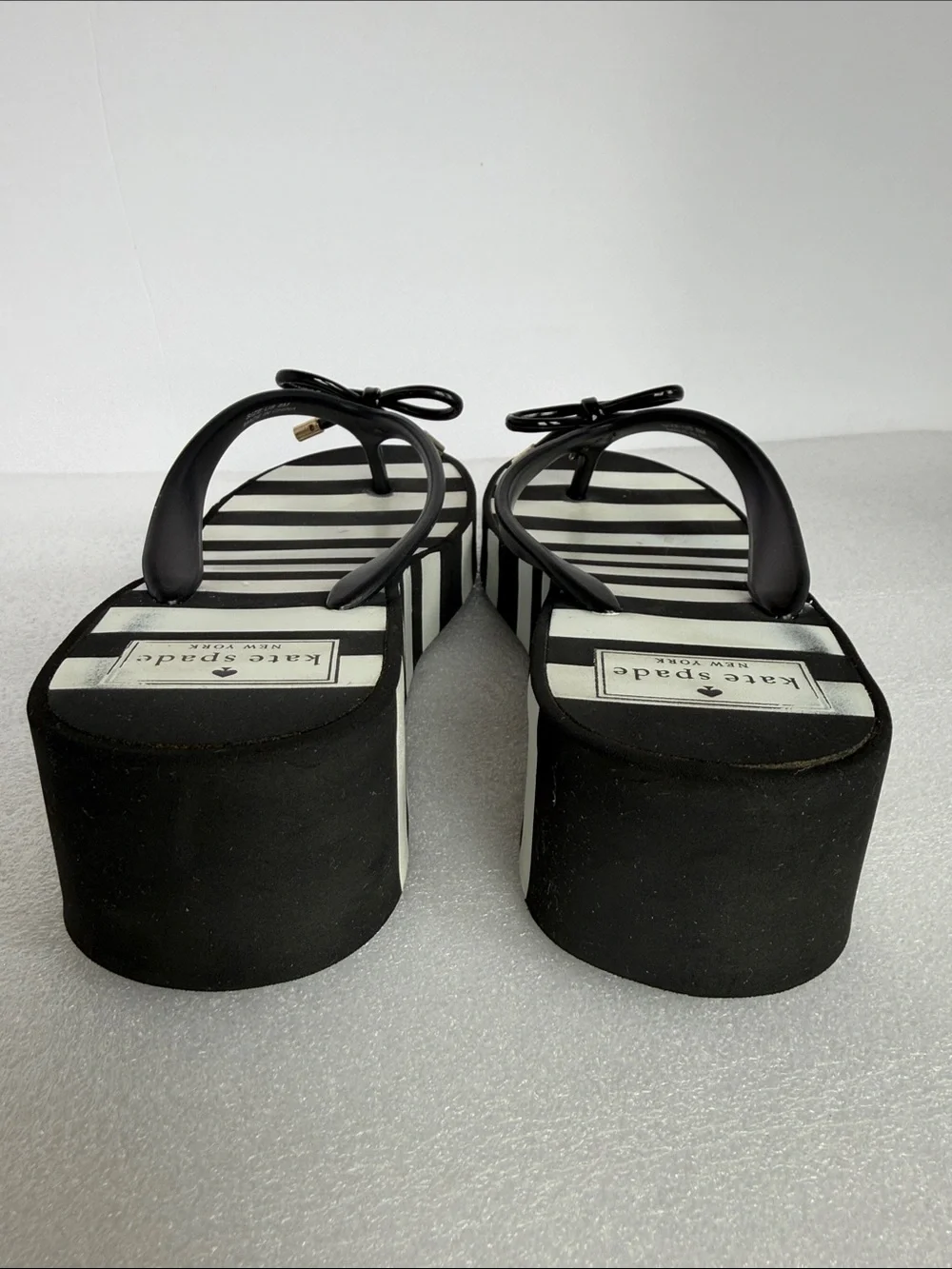 KATE SPADE Rhett Black White Striped Bow Platform Flip Flop Sandals Size 8